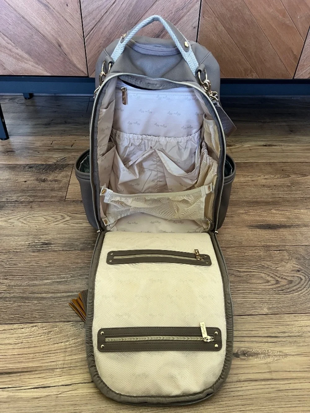 ITZY RITZY Boss Plus™ Large Diaper Bag Backpack in Vanilla Latte